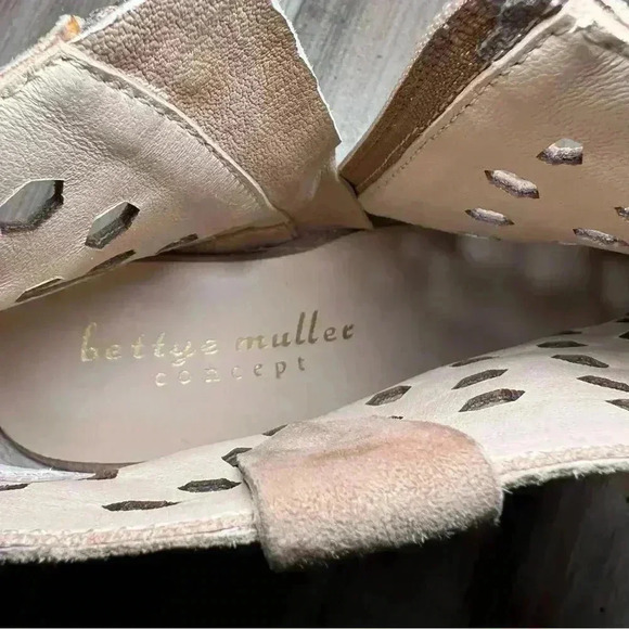 Bettye Muller Open Toe Open Toe Ankle Bootie - Picture 11 of 12